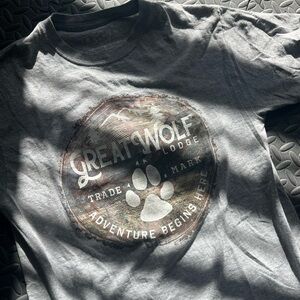Great Wolf Lodge Gray Graphic T-Shirt🐺